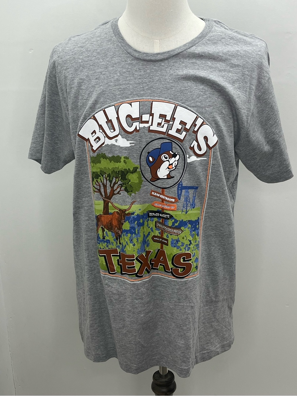 Buc-ees Texas Mens NWT Gray Longhorn Bluebonnet Road Signs Graphic T-Shirt Large